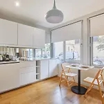 Studio Eiffel Tower By Studio Prestige